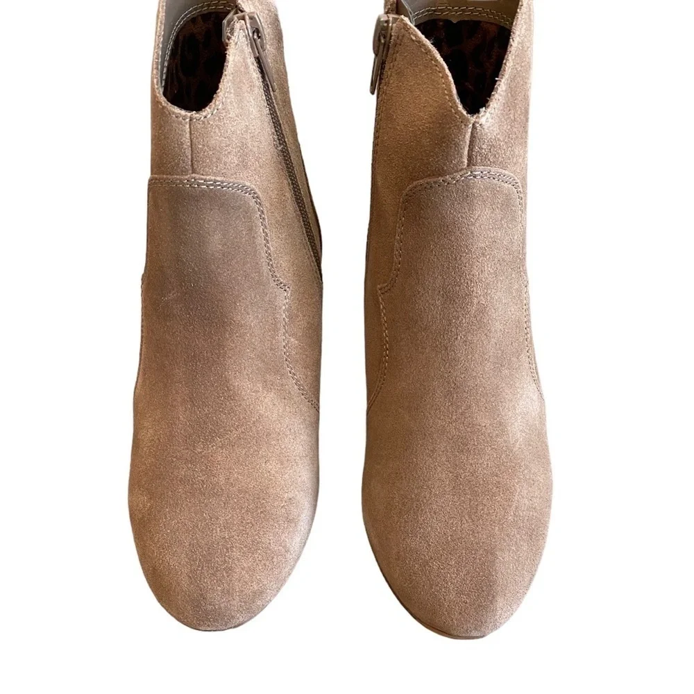 Steve Madden Girls JHipster Chelsea Boot Suede Taupe NWT